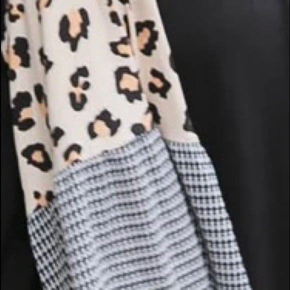 FLORAL LEOPARD PRINT JACQUARD BLOCK BELL SLEEVE TOP - Picture 5 of 8